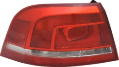 Baklampa Vänster VW Passat Variant 365