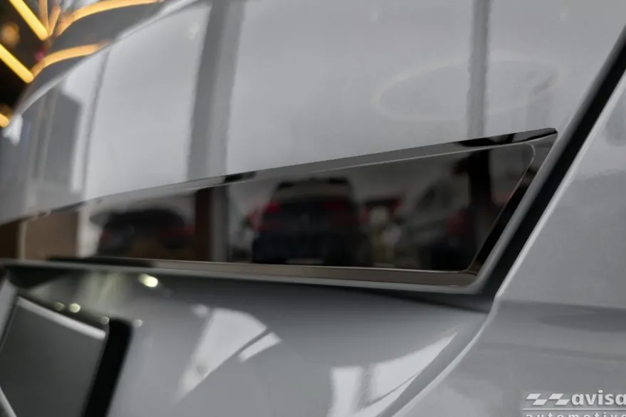 Dekorlist baklucka BMW X3 G45 2024– Blank Svart