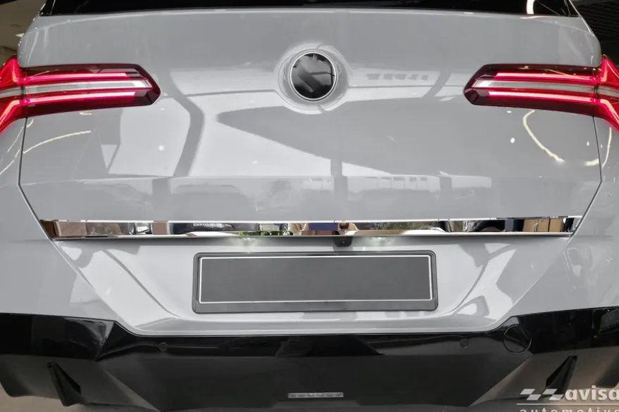 Dekorlist baklucka BMW X3 G45 2024– Krom