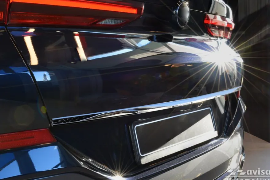 Dekorlist baklucka BMW X6 G06 LCI 2023– Krom