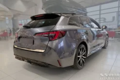 Dekorlist baklucka Toyota Corolla E210 Touring Sports / GR Sports 2018– Krom