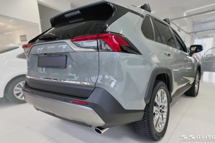 Dekorlist baklucka Toyota RAV4 V XA50 / Hybrid PHEV GR 2018– Krom
