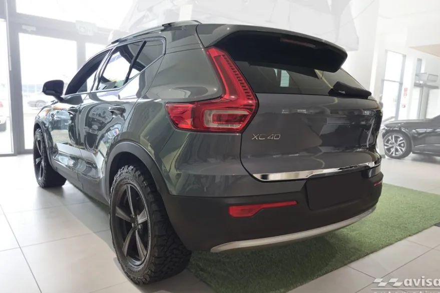 Dekorlist baklucka Volvo XC40 2017– Krom