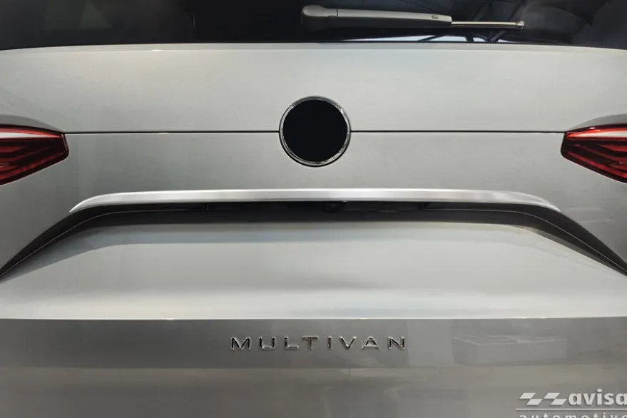 Dekorlist baklucka VW Multivan T7 2021– Matt Silver