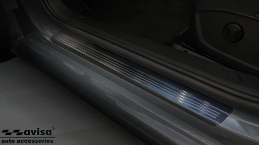 Instegslister i Blank Svart Stål VW Golf VIII Hatchback 2019->