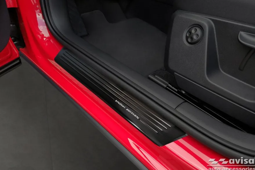 Instegslister i Borstad Svart Stål Audi Q2 2020->