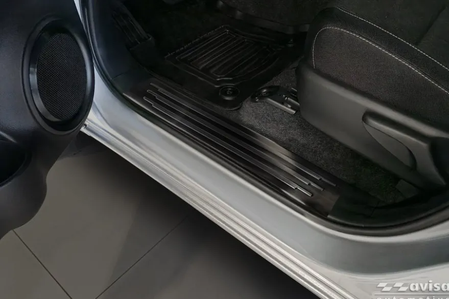 Instegslister i Borstad Svart Stål Toyota Hilux VIII 2020->