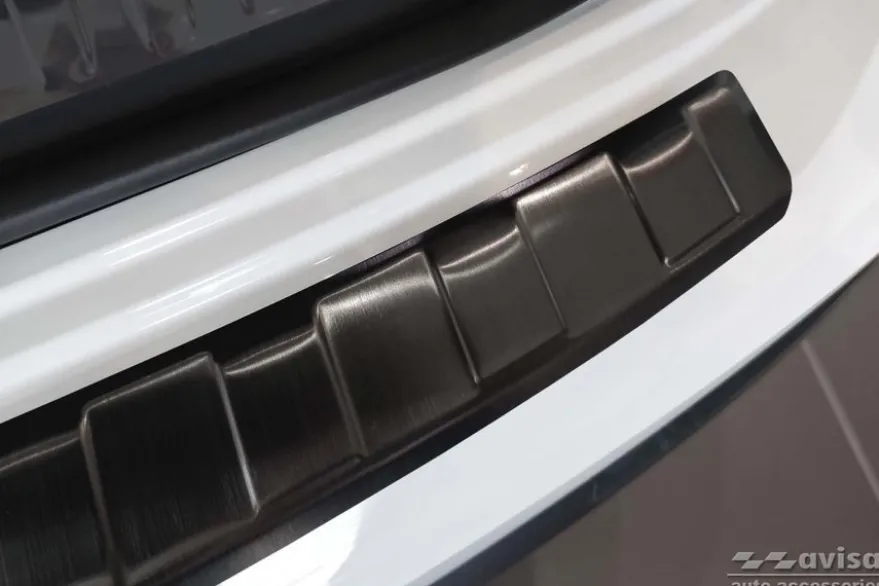 Lastskydd Rostfri Borstad Metall Svart Audi Q3 II 2018->