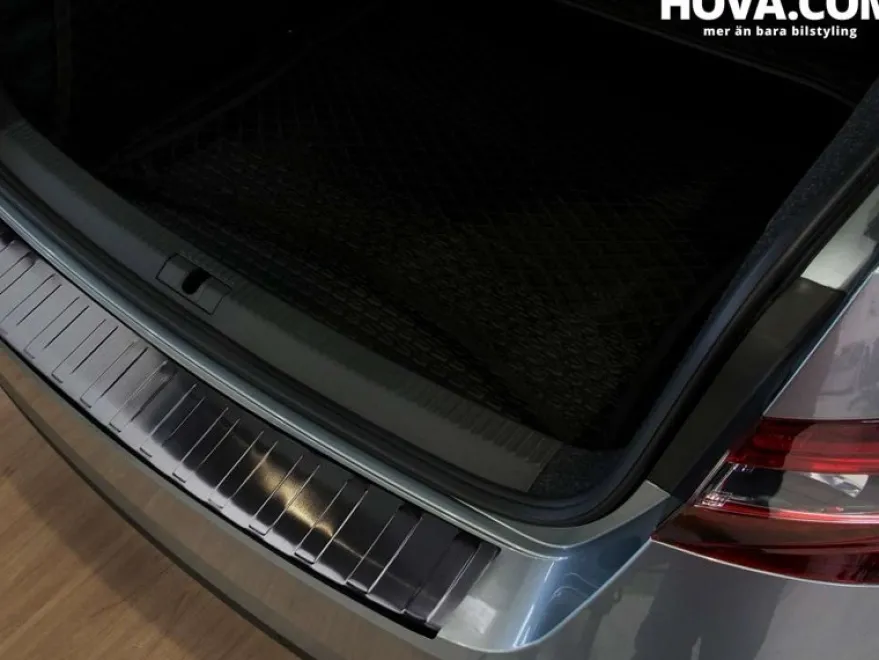 Lastskydd Rostfri Borstad Metall Svart Skoda SUPERB III Sedan 2015->