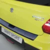 Lastskydd Svart Suzuki Swift Sport 04.2018->