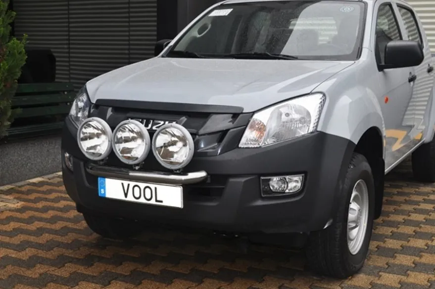 Modellanpassad Voolbar Ljusbåge till Isuzu D-MAX 2012- Fästen för 2 extraljus