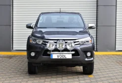 Modellanpassad Voolbar Ljusbåge till Toyota Hilux 2016- Fästen för 2 extraljus