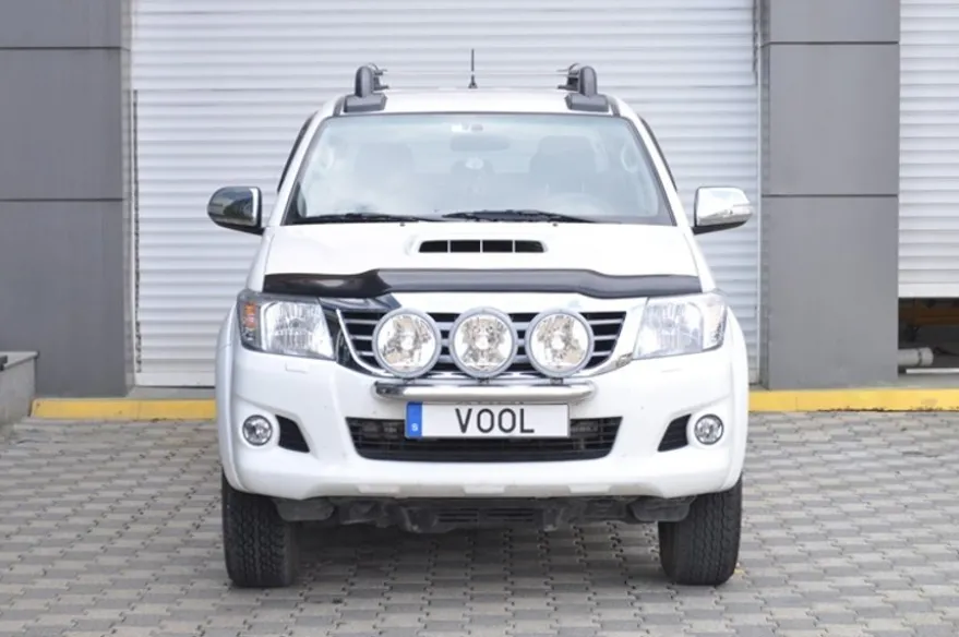 Modellanpassad Voolbar Ljusbåge till Toyota Hilux 2012-2015 Fästen för 2 extraljus